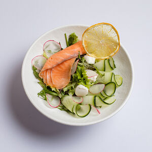 Սաղմոնով աղցան