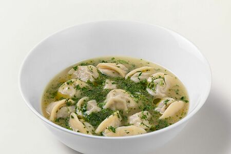 Пельмени в бульоне