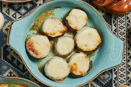 Шампиньоны с сыром
