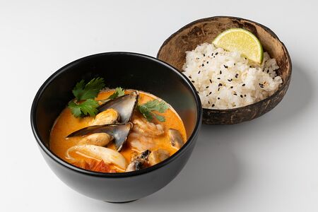 Том ям с креветками