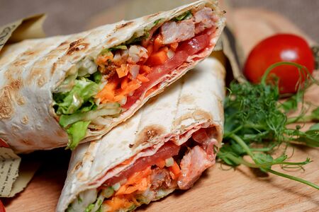 Шаурма классическая из cвинoго шашлыка