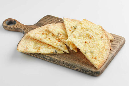 Фокачча с горгонзолой и кедровыми орехами