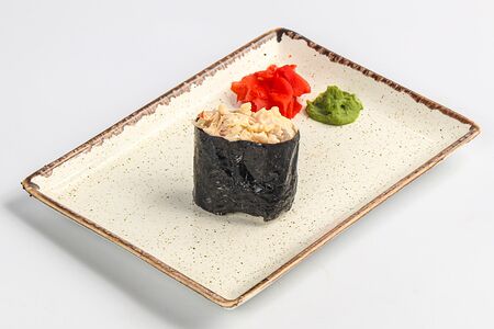 Гункан с гребешком