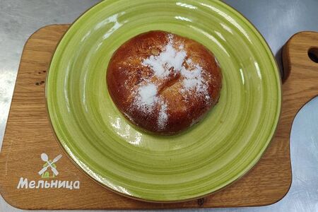 Пирожок с яблоком