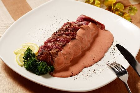 Говядина в кизиловом соусе