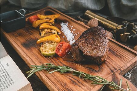 Стейк из говяжьей вырезки