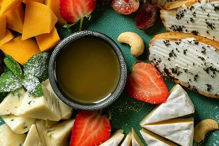 Сырная тарелка с медом