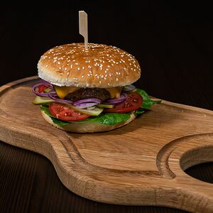 Бургер с мраморной говядиной