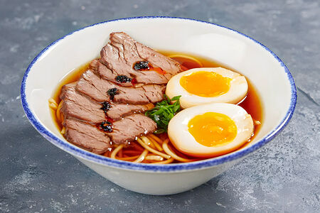 Суп рамен с говядиной