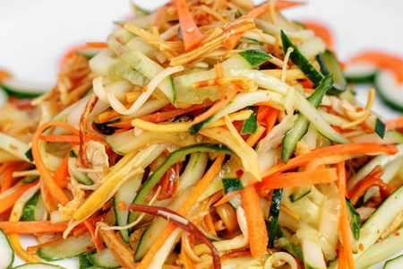 102 Салат из золотистых грибов с огурцом