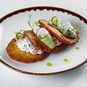 Драники с форелью и сырным кремом