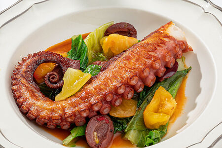 Марокканский осьминог с томатами