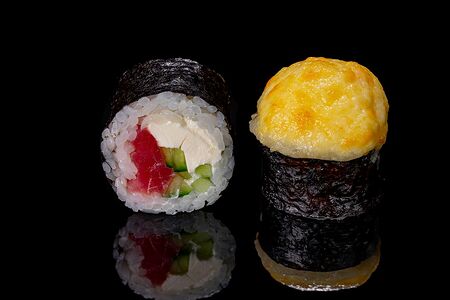 Запеченный ролл с тунцом