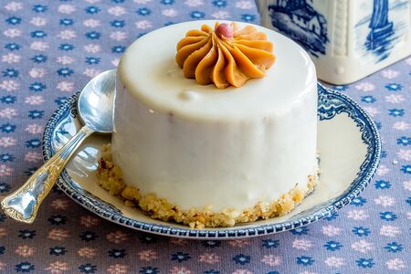 Десерт Пломбир с миндалём