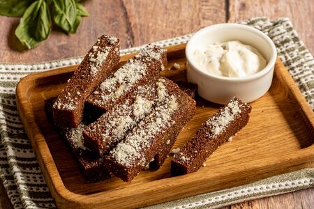 Бородинские гренки с пармезаном