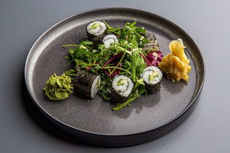 Ролл с огурцом