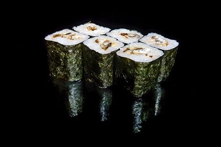 Мини-ролл с угрем