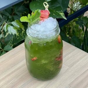 Домашний лимонад Щавелевый с клубникой