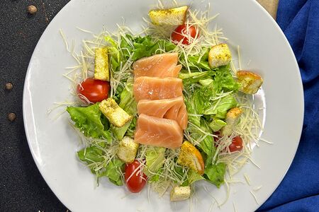 Цезарь с семгой