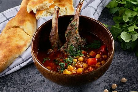 Суп с ягненком и нутом