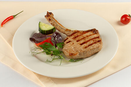 Свиная корейка на кости