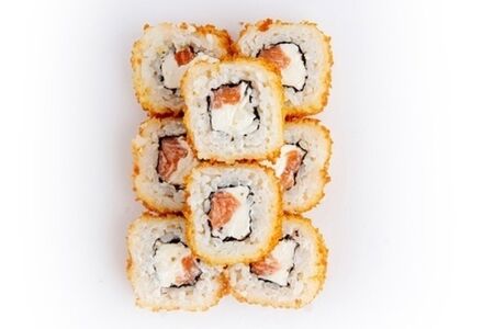 Жареный ролл Темпура с лососем