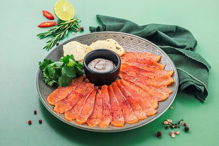 Лосось холодного копчения 