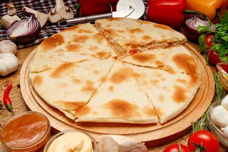 Сырный цыпленок (закрытая пицца)