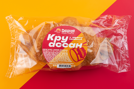 Круассан с вареной сгущенкой