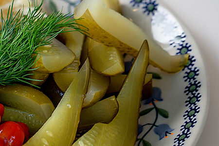 Домашние соленья огурцы