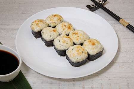 Ролл запеченный с жареным лососем