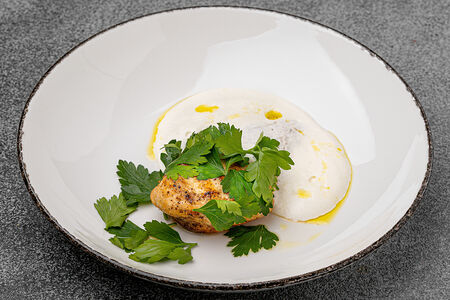 Куриное филе на гриле с муссом из пармезана