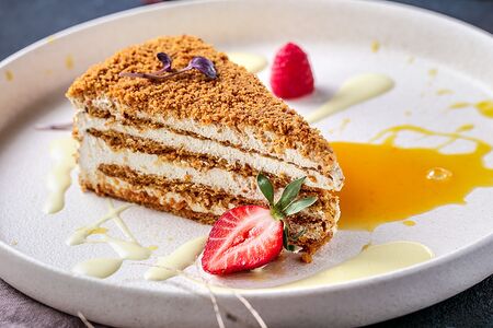 Медовик с халвой