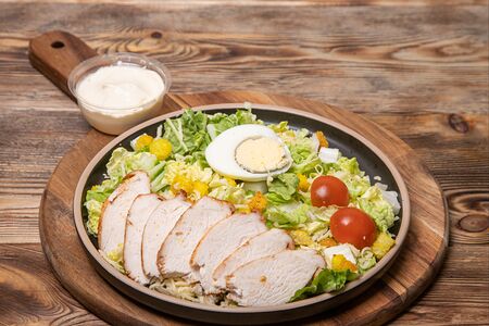 Салат Цезарь порционный