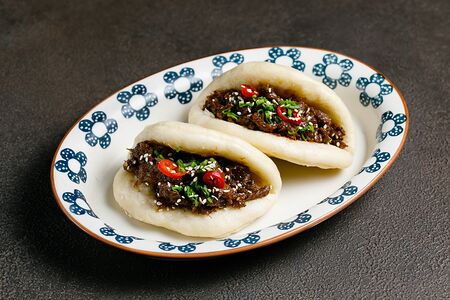 Бао с говяжьей щекой