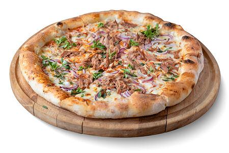 Пицца с тунцом и красным луком