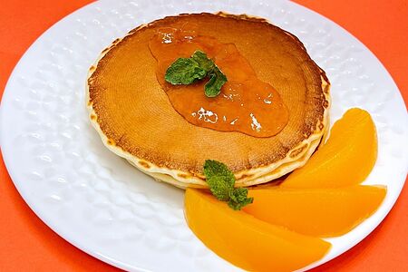 Оладушки с джемом из манго и персика