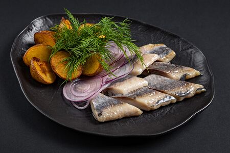 Сельдь с мини-картофелем