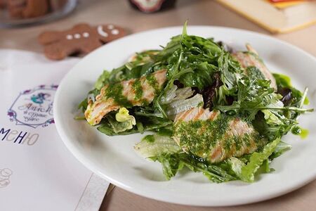 Теплый салат с индейкой