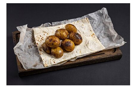 Молодой картофель на углях