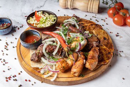 Ассорти из шашлыка на компанию