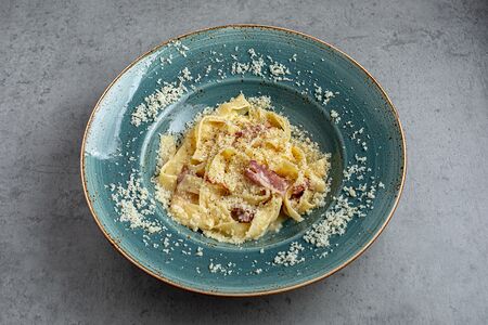 Феттуччине с соусом карбонара