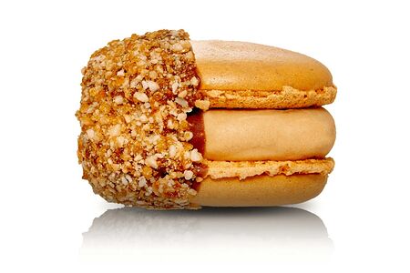 WOW-макарон Сникерс с соленой карамелью