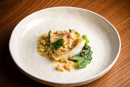 Палтус с цукини и креветкой