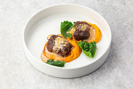 Томленый барашек с ореховым соусом