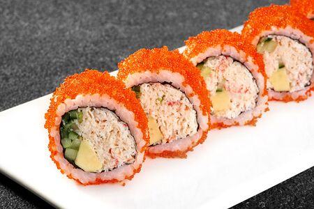 Ролл Калифорния с камчатским крабом