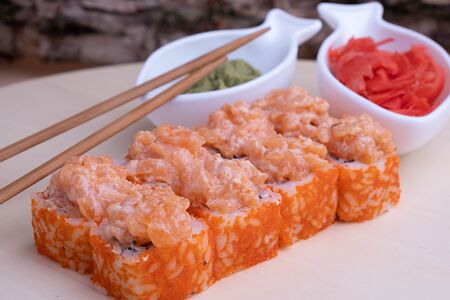 Ролл Острый лосось