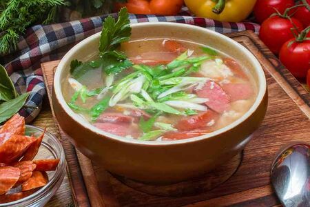 С помидорами и охотничьими колбасками