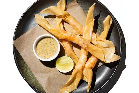 Лангустины в хрустящей панировке с соусом свит чили