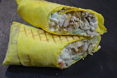 Шаурма в сырном лаваше